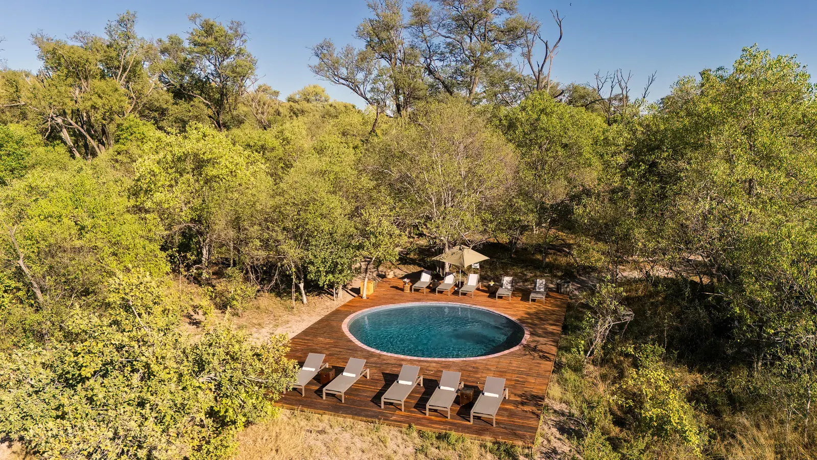 Plunge pool at Machaba Camp